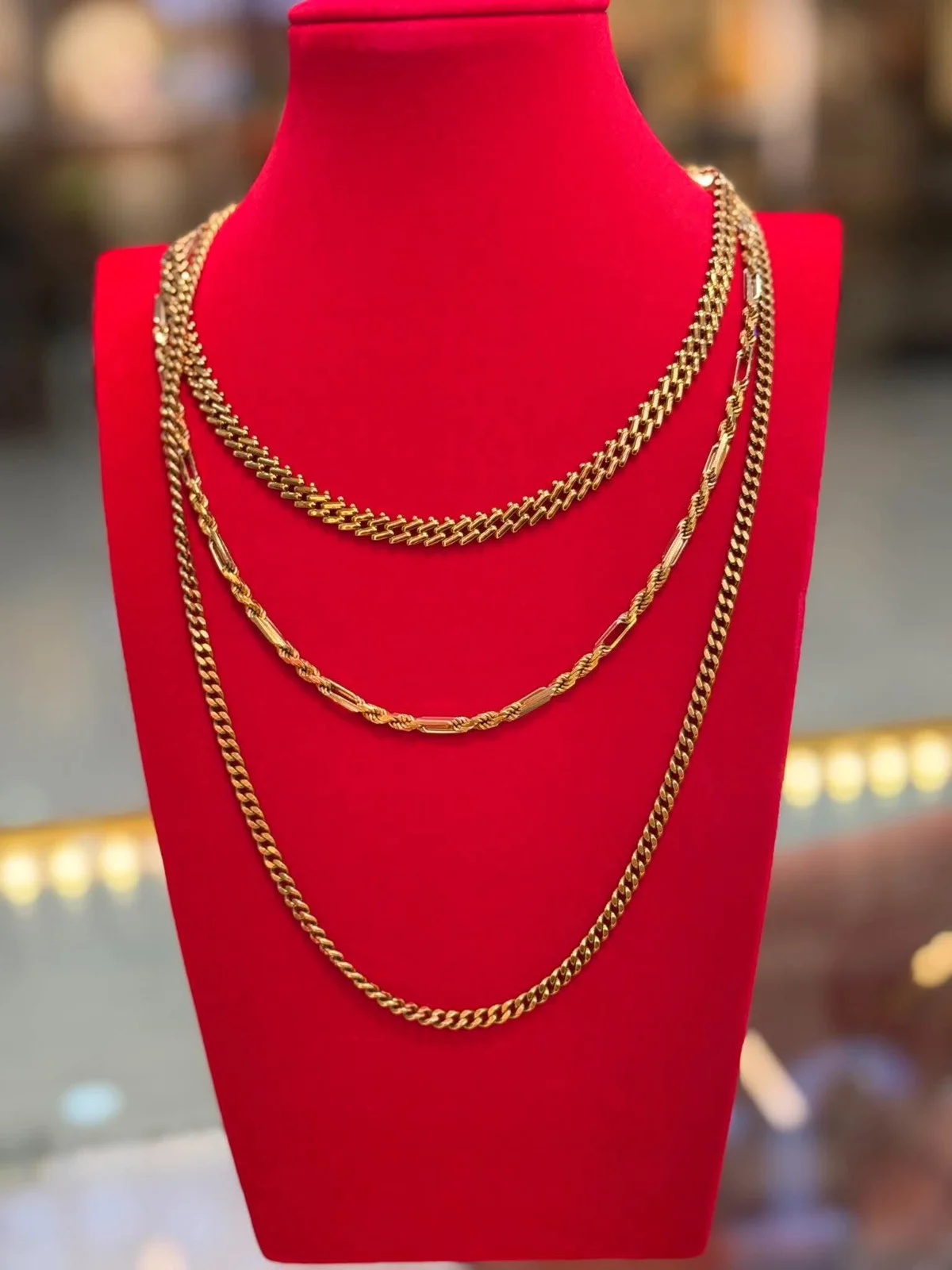 Chain necklace selection