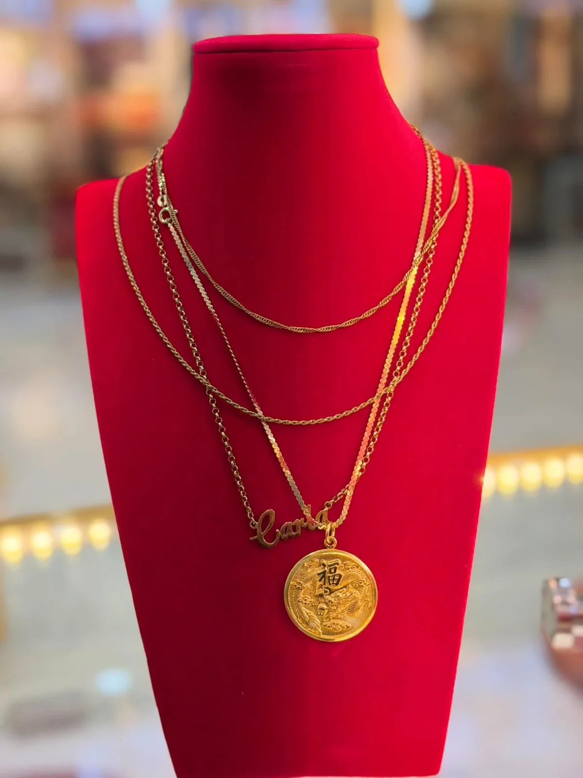 Pendant & chain selection